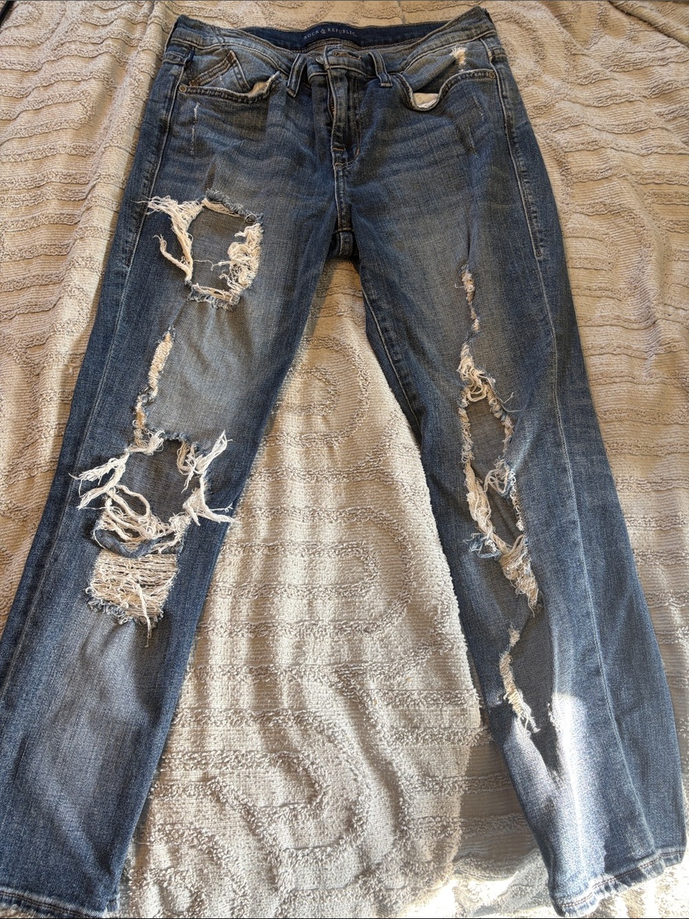 Rock & Republic Ripped Boyfriend Crop Jeans in Medium Blue Wash